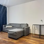 New In Tractorul, Apartment