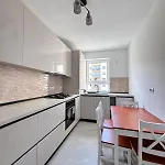 New In Tractorul, Apartment