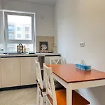 New In Tractorul, Apartment