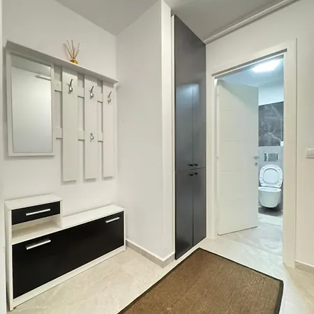 Apartment New In Tractorul, Brasov