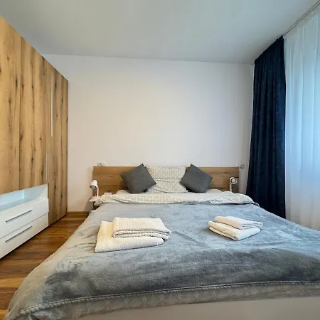 Apartman New In Tractorul, *