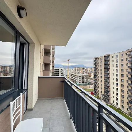 New In Tractorul, Apartman Brassó