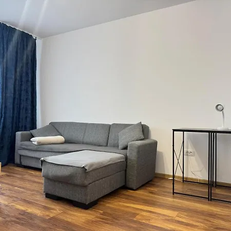 New In Tractorul, Apartment