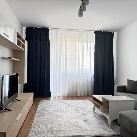 New In Tractorul, Apartment
