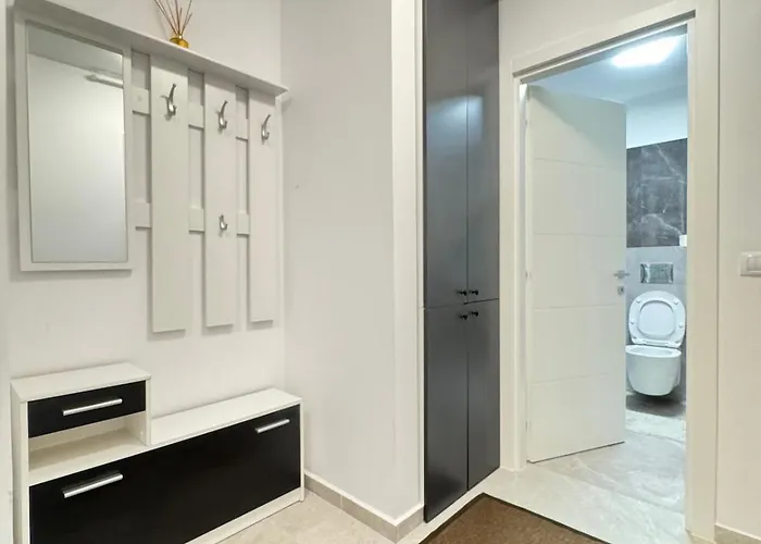 Apartman New In Tractorul, Brassó