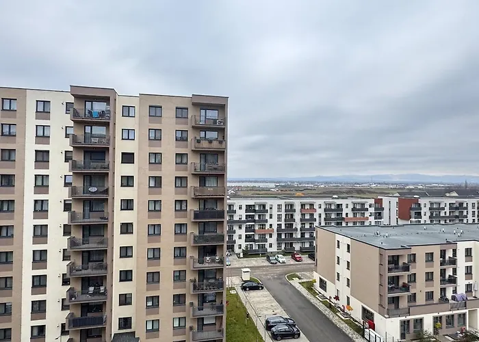 New In Tractorul, Apartman