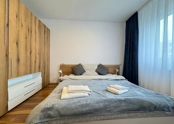 Apartman New In Tractorul, *