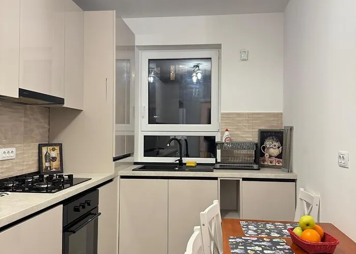 New In Tractorul, * Brassó