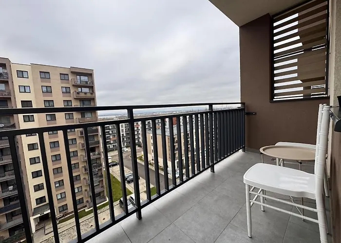 New In Tractorul, Apartman