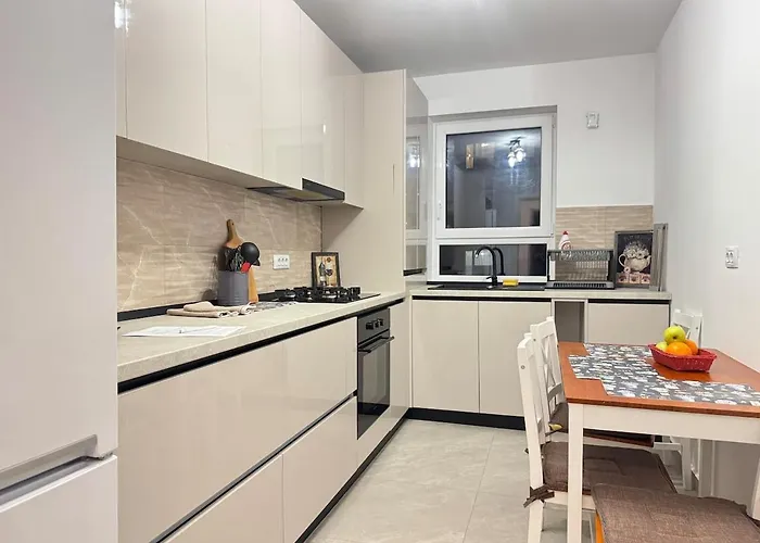 Apartman New In Tractorul, *