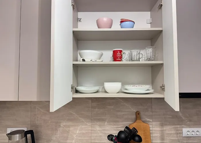 New In Tractorul, Apartman