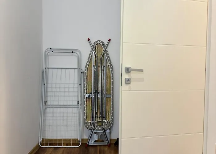 New In Tractorul, Apartman