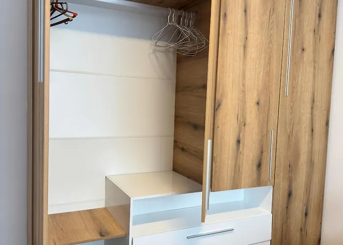 Apartman New In Tractorul, *